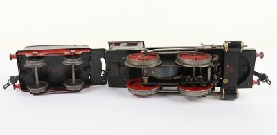 Marklin gauge I R1021 clockwork 0-4-0 locomotive and tender, with external cylinders, headlamps, cab with tin printed details, brake, forward/reverse levers and four wheel tender all finished in black livery with red, green and gold lining, good to very g - 7