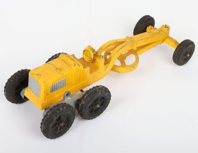 Keystone USA Tinplate Fire Escape Fire Engine, red tinplate body, yellow ladder, rubber tyres, clockwork mechanism not working, by Keystone Mfg. Co. Boston Mass., c. 1930 in fair original condition, L.59cms, Hubbley Kiddie Toy USA diecast road grader, in - 4