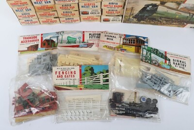 A Quantity Airfix 00 Gauge Wagons and Lineside kits in original boxes/bags - 2