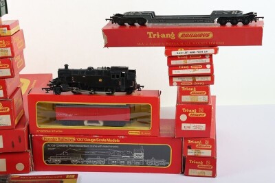 A collection of Tri-ang Hornby 00 Gauge Loco's Rolling Stock & Accessories - 2