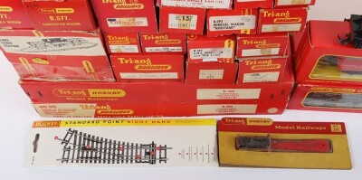 A collection of Tri-ang Hornby 00 Gauge Loco's Rolling Stock & Accessories - 4