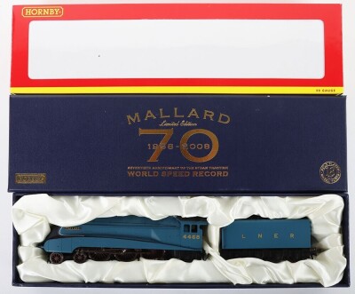 Hornby 00 Gauge R2684 LNER Mallard A4 Class Locomotive & Tender