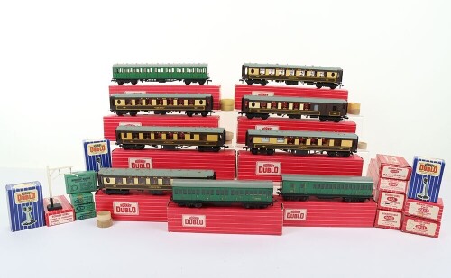 Eleven Hornby-Dublo 2-Rail Boxed Pullman Car & Suburban Coaches