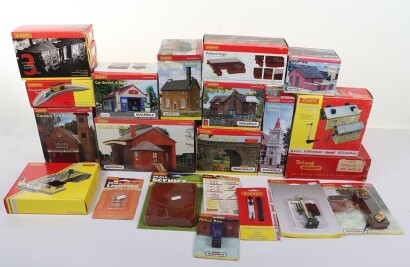 Hornby 00 gauge boxed Track side Buildings,