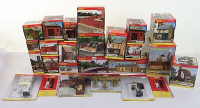 Hornby 00 gauge boxed Track side Buildings,