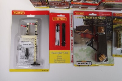 Hornby 00 gauge boxed Track side Buildings, - 4