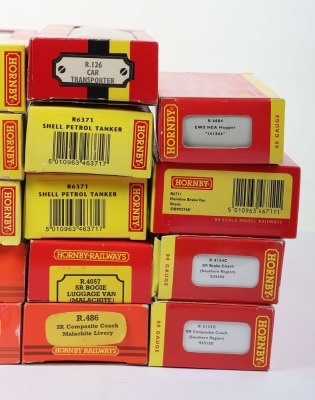 Hornby 00 gauge passenger coaches and wagons, - 4