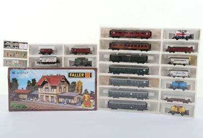 Fleischmann boxed N gauge passenger coaches and rolling stock,