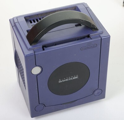 Nintendo Gamecube console and Fifteen Games. - 4