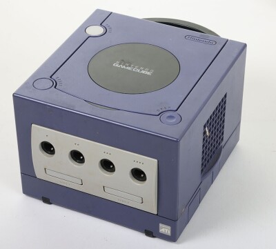 Nintendo Gamecube console and Fifteen Games. - 5