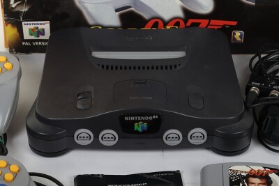 Nintendo 64 Goldeneye 007 Console boxed with loose games and controllers. - 2