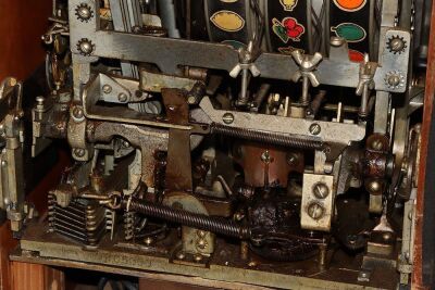 O.D. Jennings 'The Governor' 1961 One Arm Bandit Slot Fruit Machine. - 14
