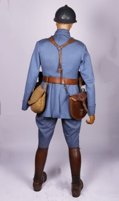 WW1 French Gas Officers Full Uniform Display. - 5