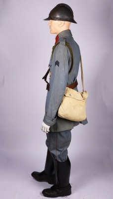 WW1 French Artillery Full Uniform Display - 3