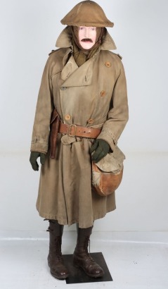 WW1 British Officer Ensemble Display Mannequin.