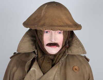 WW1 British Officer Ensemble Display Mannequin. - 2