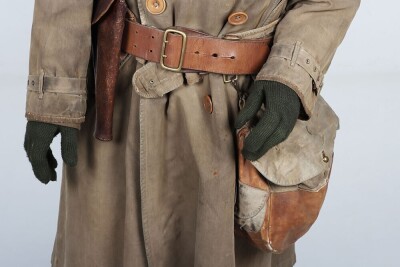 WW1 British Officer Ensemble Display Mannequin. - 3