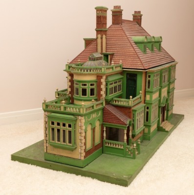 A large and architecturally impressive Victorian style Dolls House, English 1922, - 3