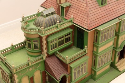 A large and architecturally impressive Victorian style Dolls House, English 1922, - 4