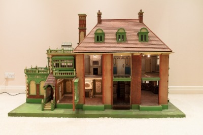 A large and architecturally impressive Victorian style Dolls House, English 1922, - 5
