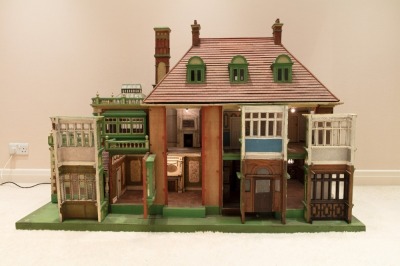 A large and architecturally impressive Victorian style Dolls House, English 1922, - 6