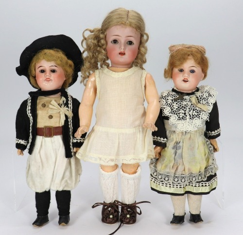 A small Simon & Halbig/ K&R bisque head doll,