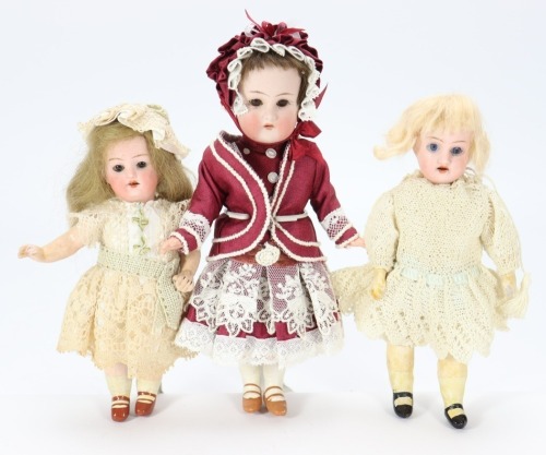 A Kammer & Reinhardt/S&H miniature bisque head doll,