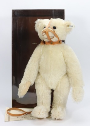 A Steiff Muzzle Bear 1908 replica limited Edition Teddy bear,