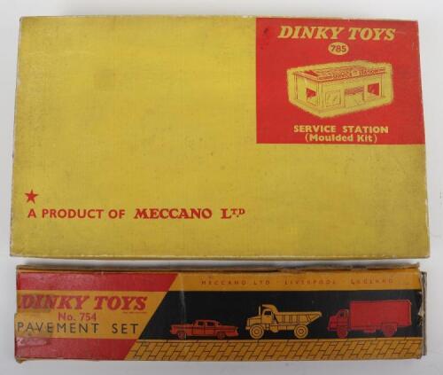 Dinky Toys 785 Service Station Moulded Kit