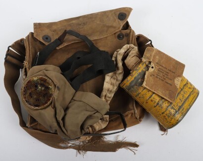 WW1 US Army Respirator and Haversack.
