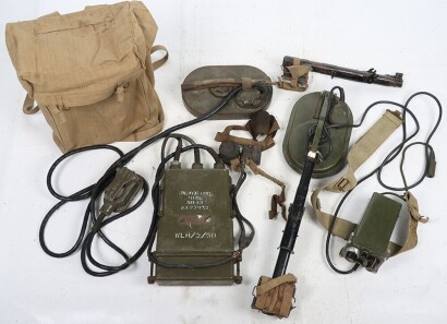 WW2 Pattern British Type 4A Mine Detector.