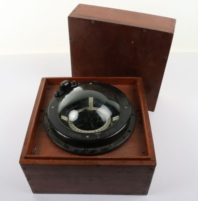 WW2 German Kriegsmarine Bubble Compass in Wooden Storage Box