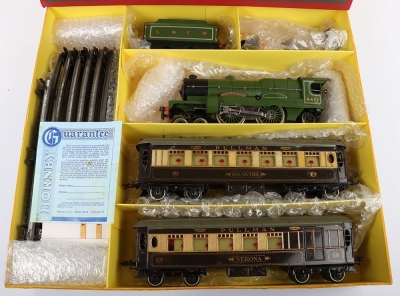 Hornby 0 Gauge Flying Scotsman Passenger Set - 3