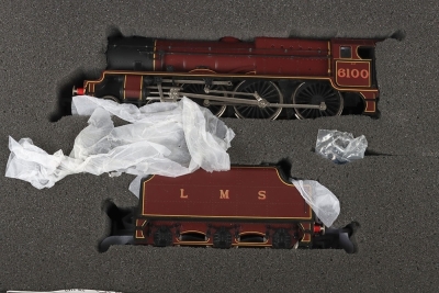 Bachmann 00 Gauge Limited Edition Royal Scot Locomotive in Wooden Presentation box - 5