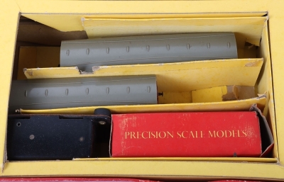 A Quantity of Tri-ang & Lima 00 Gauge Trains - 6