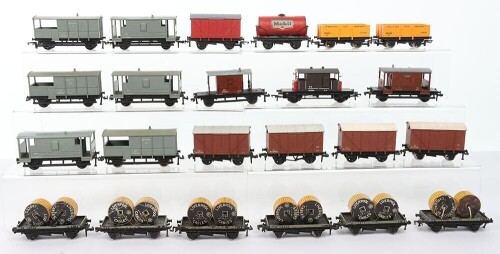 A Quantity of 00 Gauge Wagons