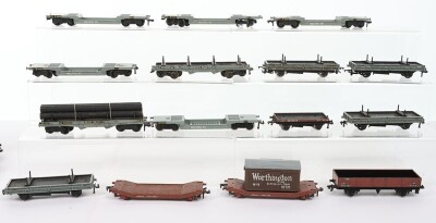 A Quantity of 00 Gauge Wagons - 2
