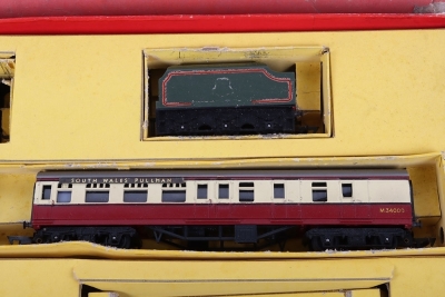 A Quantity of Tri-ang & Lima 00 Gauge Trains - 2