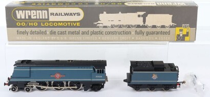 Wrenn H0/00 W2267 Merchant Navy Class Locomotive and Tender