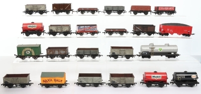 A Quantity of Hornby Dublo Super Detail, Rolling Stock & Wagons - 3