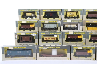 Twenty Wrenn Railways Boxed Super Detail Wagons - 2