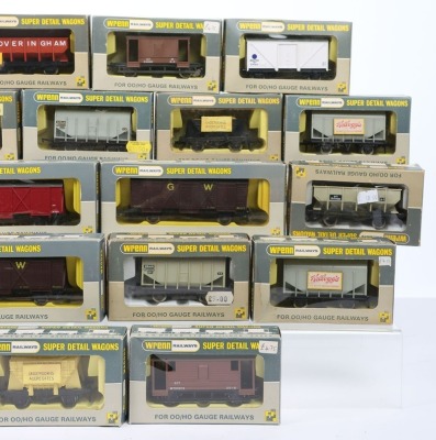 Twenty Wrenn Railways Boxed Super Detail Wagons - 3