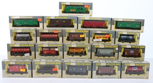Twenty Wrenn Railways Boxed Super Detail Wagons