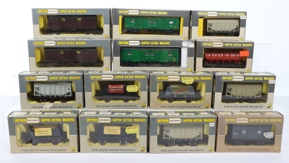 Fourteen Wrenn Railways Boxed Super Detail Wagons