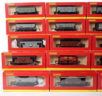 Twenty Boxed Hornby 00 Gauge Rolling stock & wagons - 2