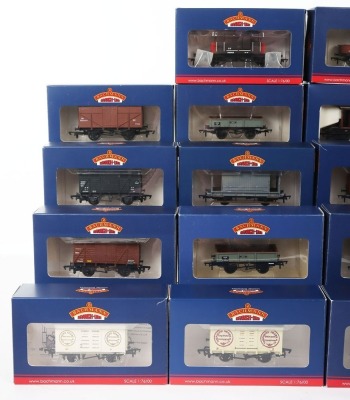 Eighteen Boxed Bachmann Branch Line 00 Scale Wagons - 2
