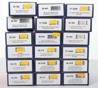 Eighteen Boxed Bachmann Branch Line 00 Scale Wagons - 4