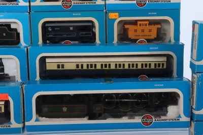 A Quantity of Boxed Airfix Railway System 00 scale - 5