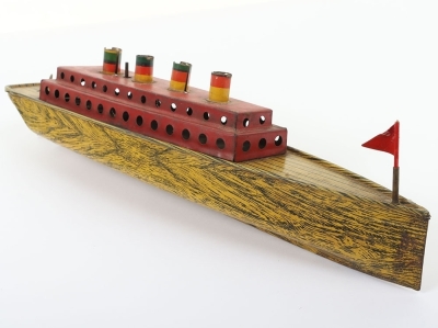 Lindstrom (USA) Tinplate Four Funnel Ocean liner - 3