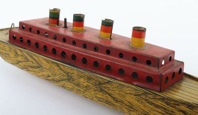 Lindstrom (USA) Tinplate Four Funnel Ocean liner - 6